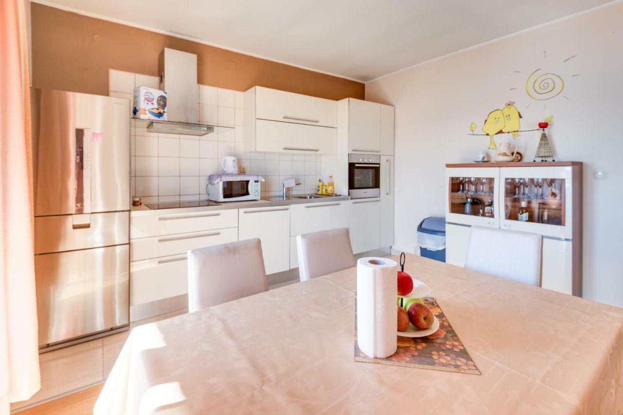 Lara Apartment Sibenik Luaran gambar