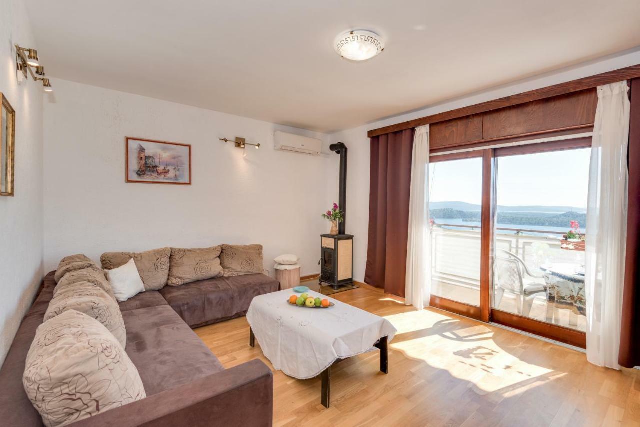 Lara Apartment Sibenik Luaran gambar